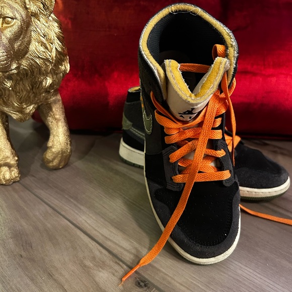 🔥🚨 Nike Air Jordan 1 Mid SE Craft (GS) Shoes Anthracite Olive Size 4Y - Picture 5 of 8